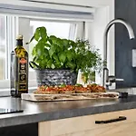 With 360-degree Views In Risor Sondeled