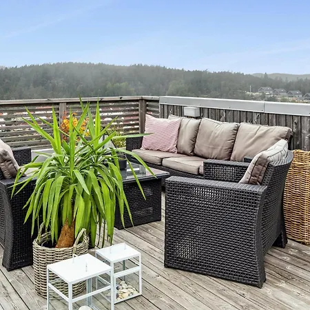 With 360-degree Views In Risor * Sondeled